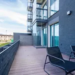 Dream - Modern Design With Balcony & Free Parking アパート タリン