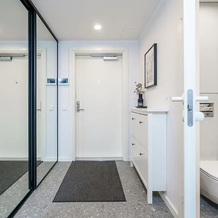 Apartment Dream - Modern Design With Balcony & Free Parking