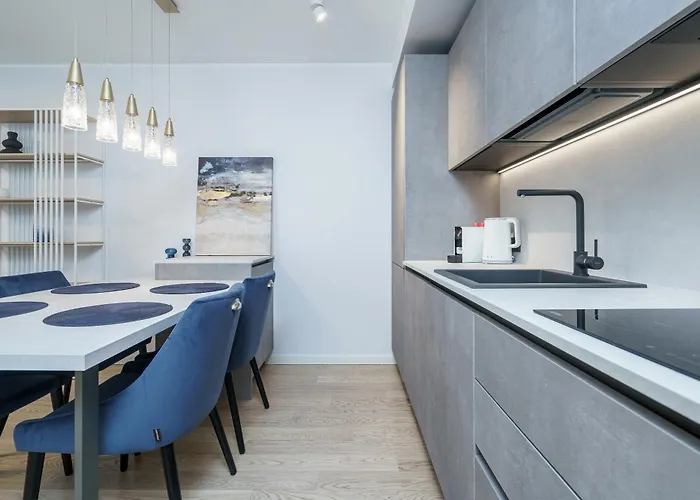 Dream - Modern Design With Balcony & Free Parking Lägenhet *