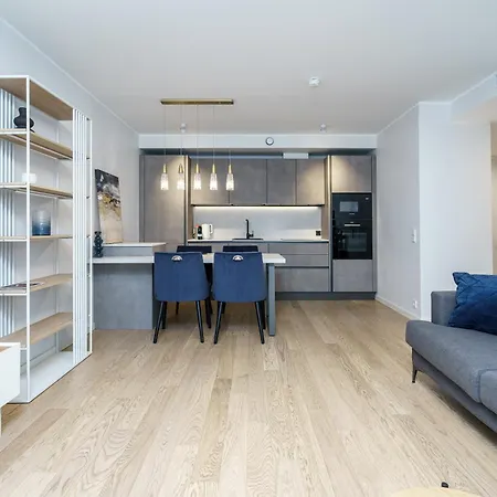 Dream - Modern Design With Balcony & Free Parking 아파트