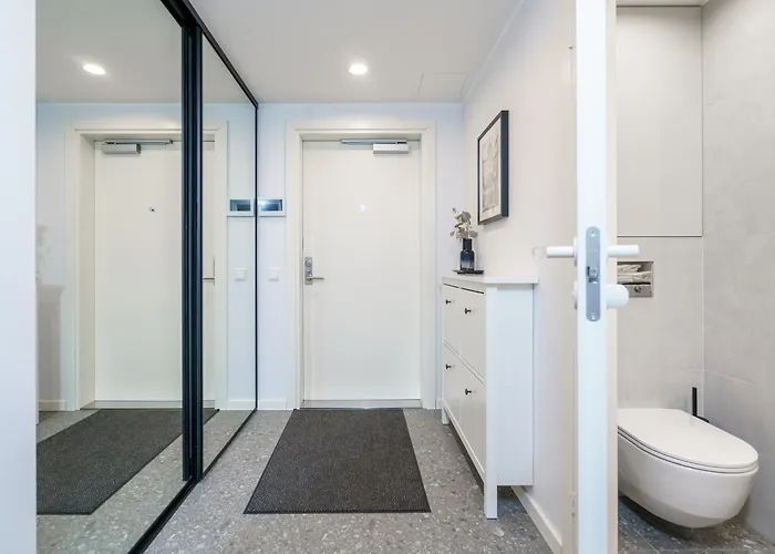 아파트 Dream - Modern Design With Balcony & Free Parking