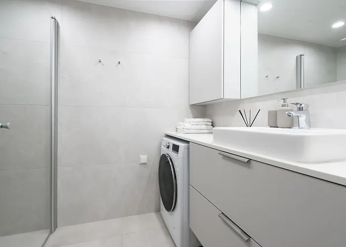 아파트 Dream - Modern Design With Balcony & Free Parking