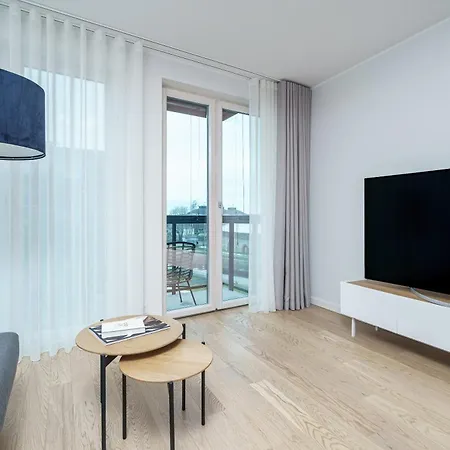 Dream - Modern Design With Balcony & Free Parking Apartment