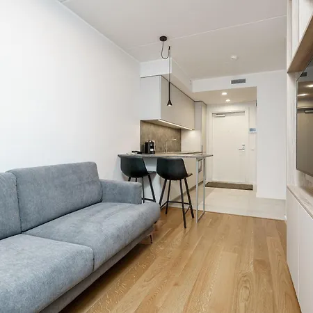 Dream - Modern Design With Balcony & Free Parking *