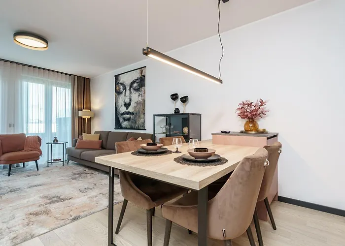 Dream - Modern Design With Balcony & Free Parking