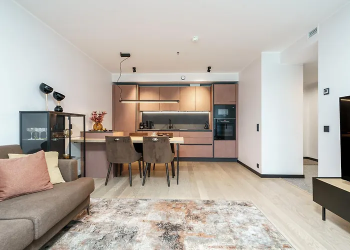 Apartment Dream - Modern Design With Balcony & Free Parking *