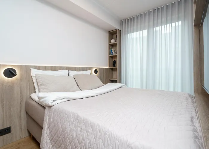 Apartment Dream - Modern Design With Balcony & Free Parking